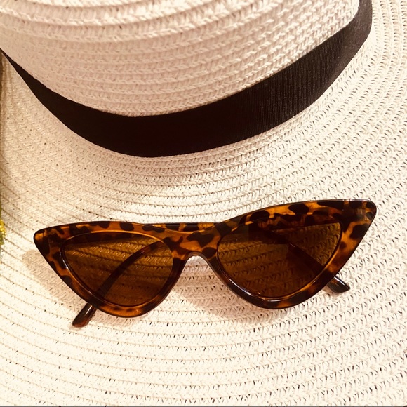 🕶RESTOCK🕶TORTOISE CATEYE TRENDY SUNNIES🕶HOST PICK - Picture 5 of 6